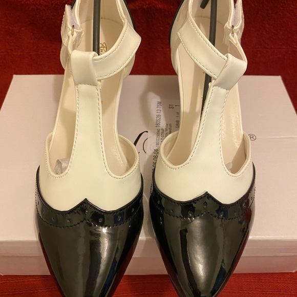 Angel Steps Layla T-Strap - Picture 6 of 7